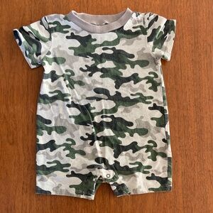 🍊5/$25 Chick Pea Green and Gray Camo Baby Romper size 9-12m